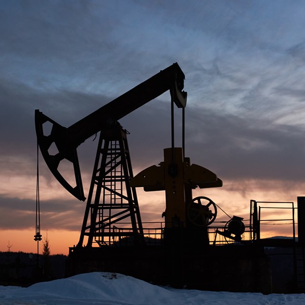 We ensure maximum efficiency in oil and gas fields with sustainable solutions.