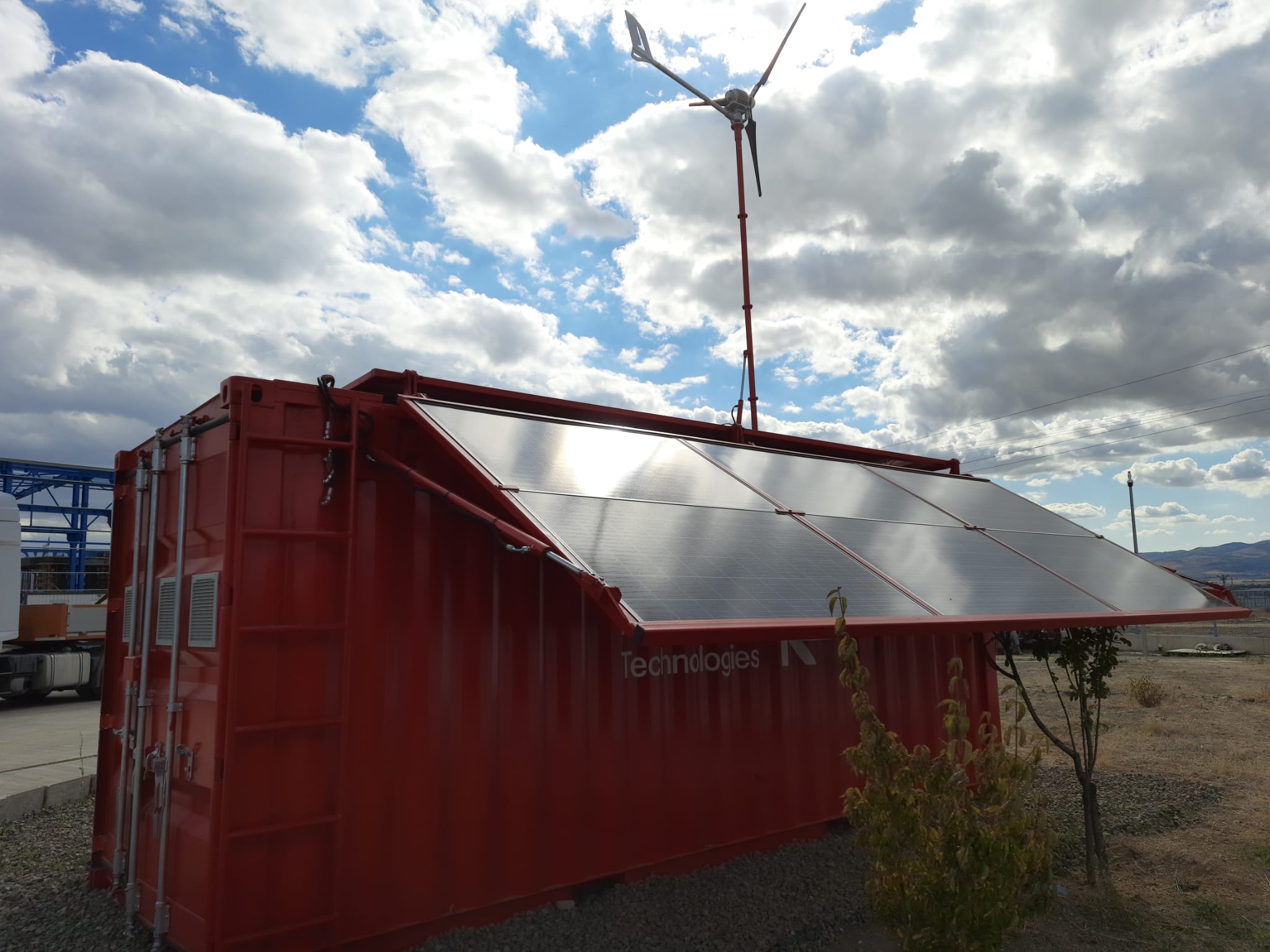 Mobil Hibrit Enerji Ünitesi